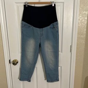 Maternity capri jeans - size large